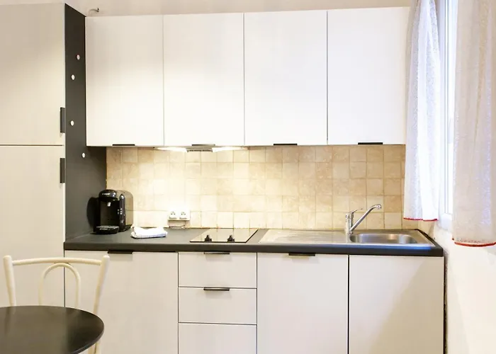 Jolie - Proche Promenade Des Apartmán *